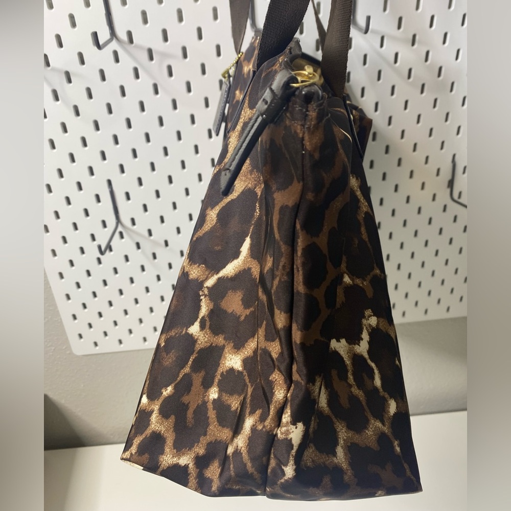 Authentic Cheetah/Leopard Coach tote/Shoulder bag W/Detachable Makeup Bag - Picture 7 of 15